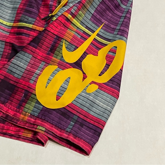 Nike 6.0 Colorful Geometric Pattern Board Shorts Swim Trunks Kids Youth Size 16 - Picture 3 of 4